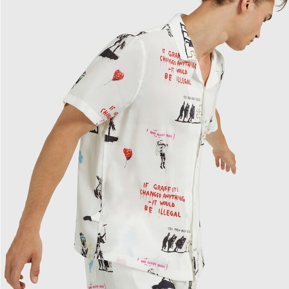 New GUESS Shirt with graffiti print SZ M - Picture 1 of 10